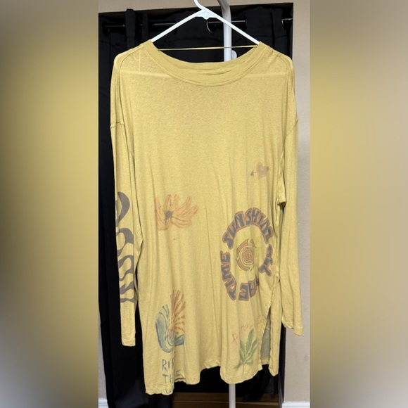 We The Free Tops - We The Free Yellow Graphic Long Sleeve Top PTP 25 size s